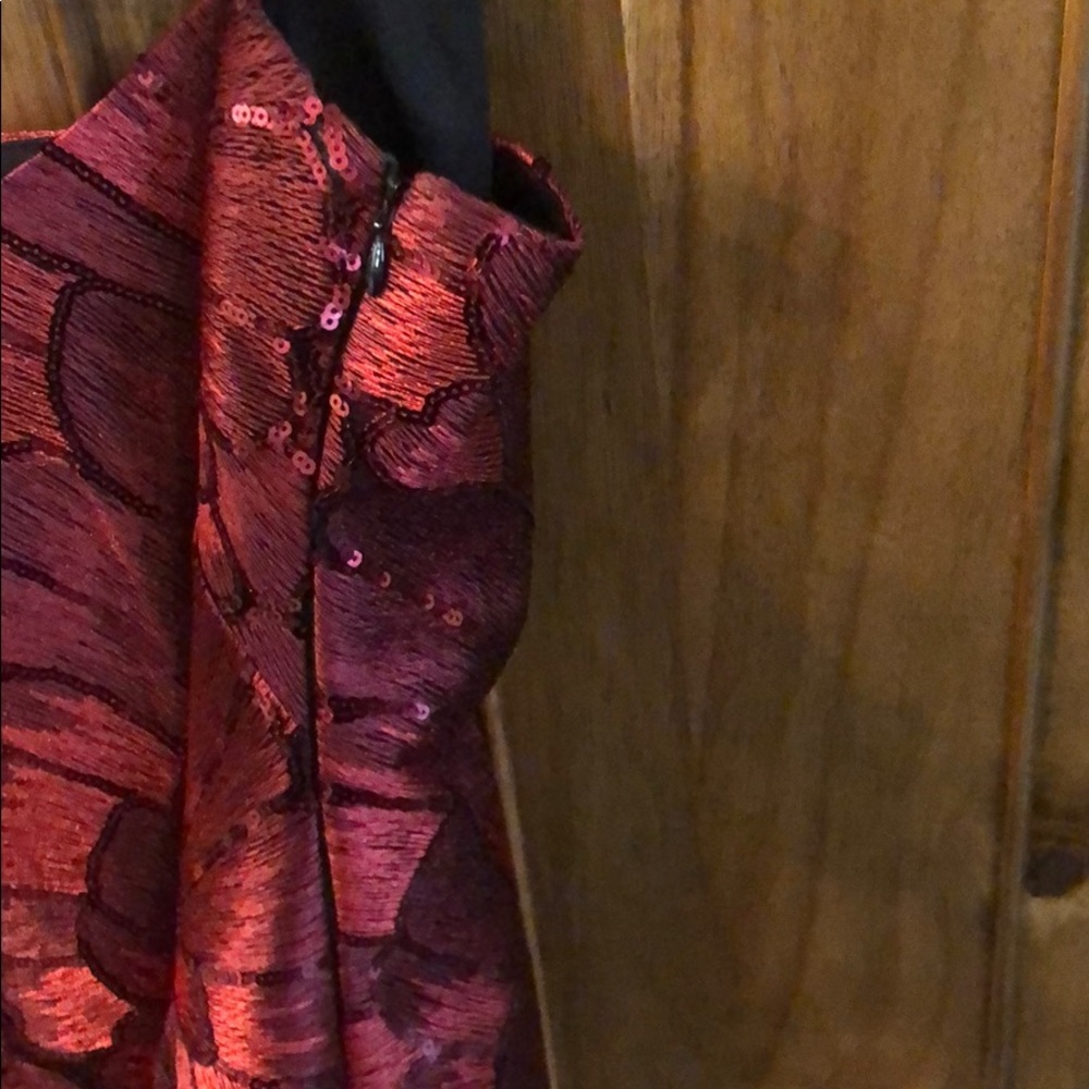 WHBM Red Sequin V Neck Tanktop - Picture 6 of 6